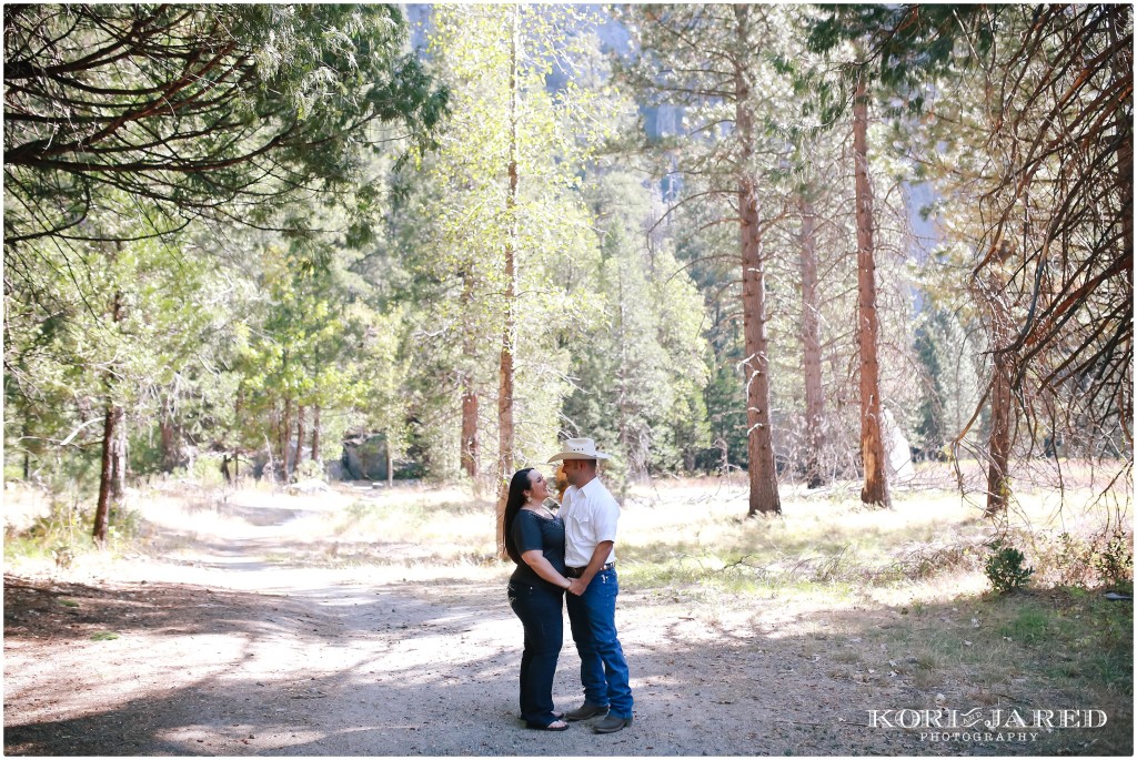 2015-09-25 R + L Yosemite - Kori and Jared Photography-550